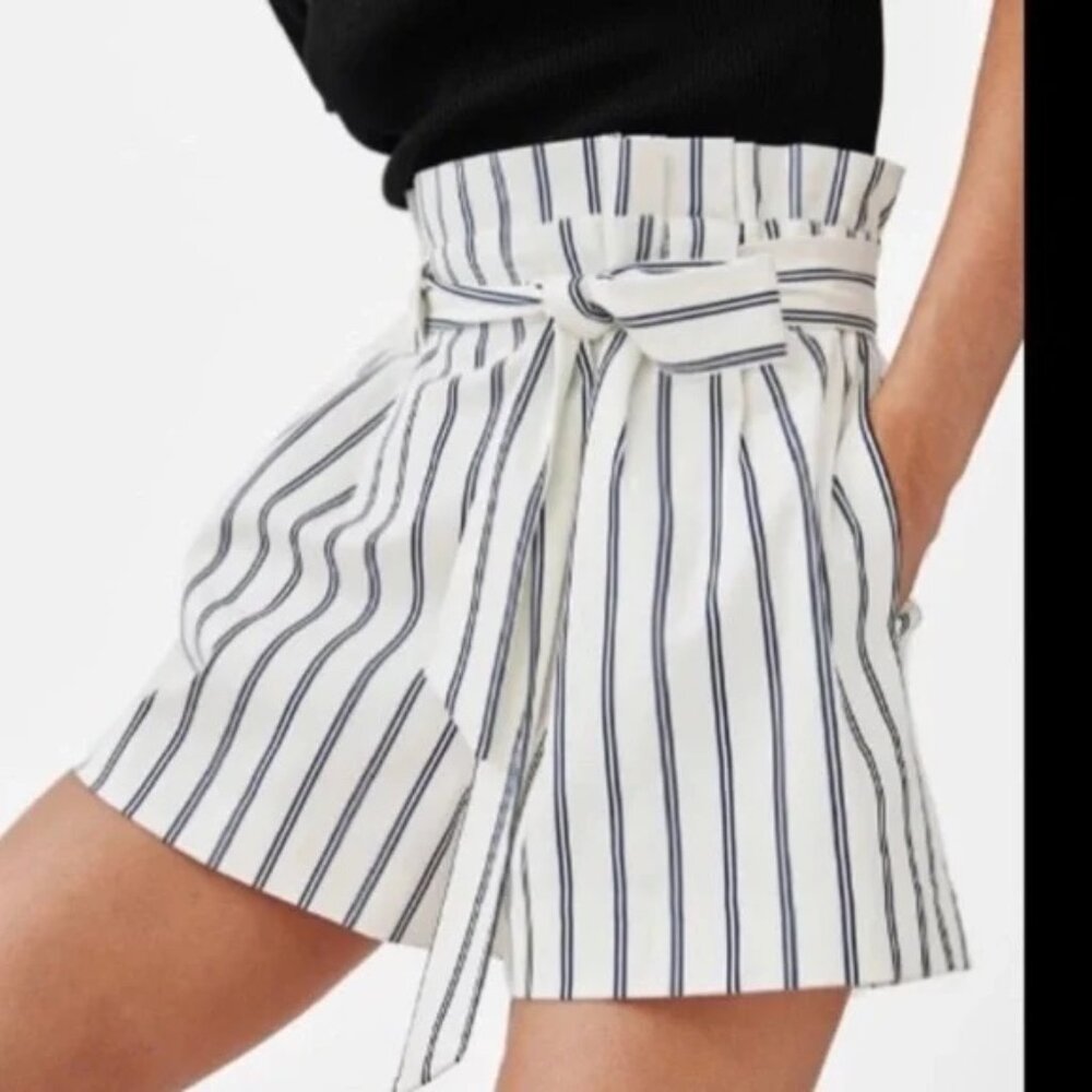 Zara trf Collection White&Black Striped Shorts XS